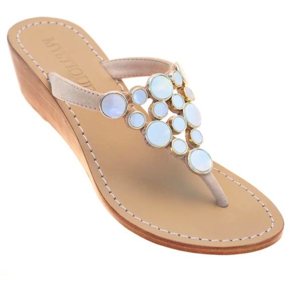 Mystique Wedge Mother of Pearl Sandal. Size 7. - Picture 3 of 9